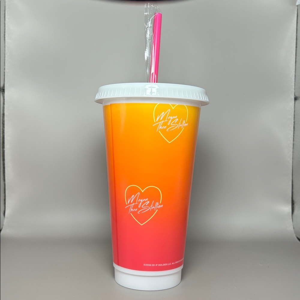 Limited Edition Hot Girls Run On Dunkin Cup Megan Thee Stallion Dunkin’ Rare - Picture 3 of 7